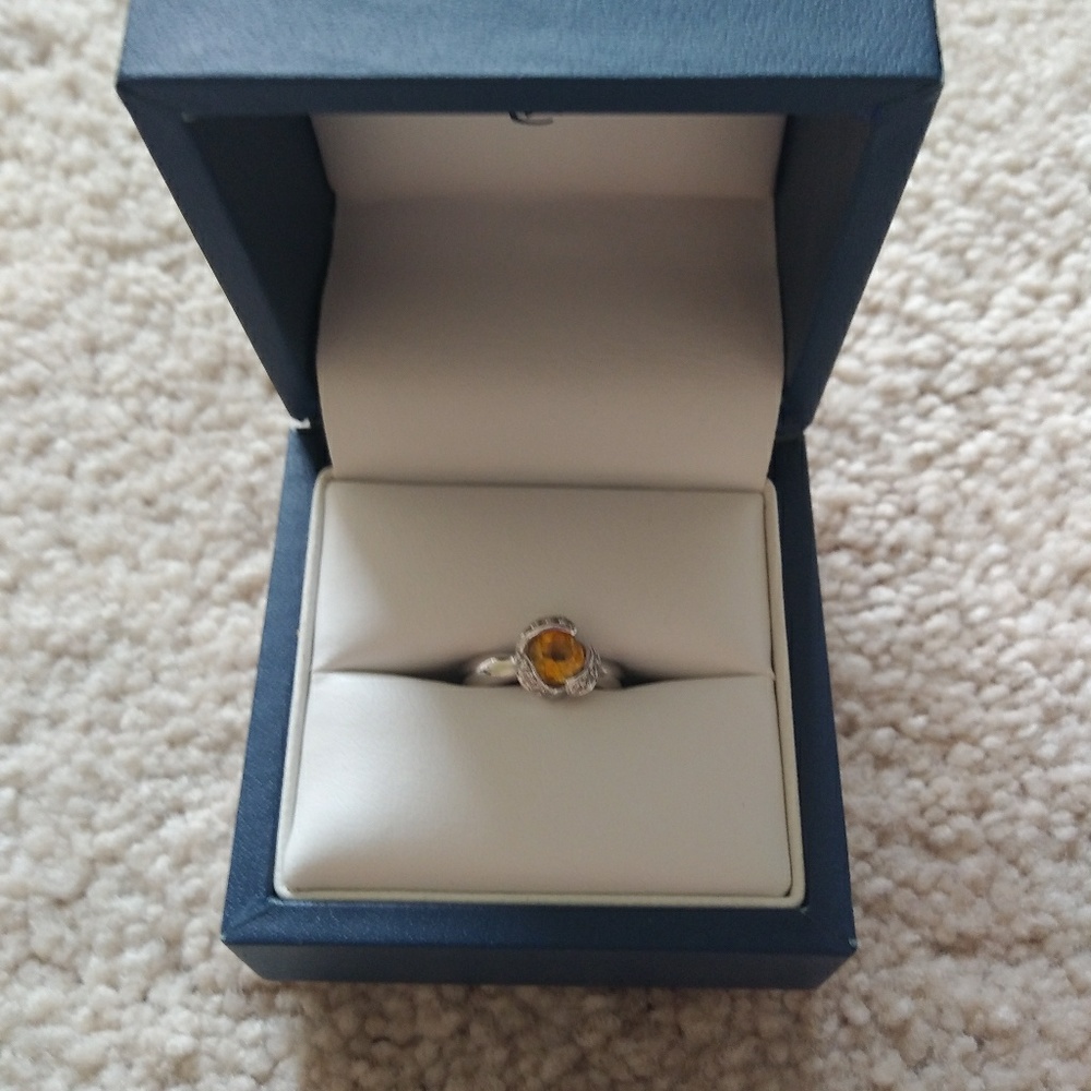 14k white gold and Amber stone ring 3